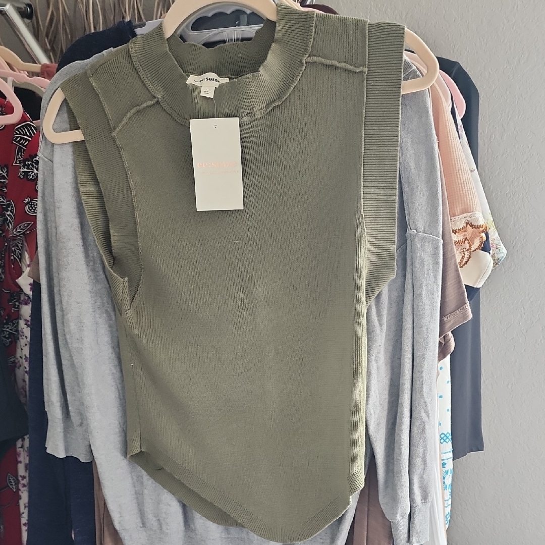 Eesome Khaki Sleeveless Muscle Tee